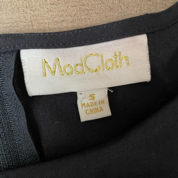 Modcloth Scallop Zip Back Top - Picture 3 of 6